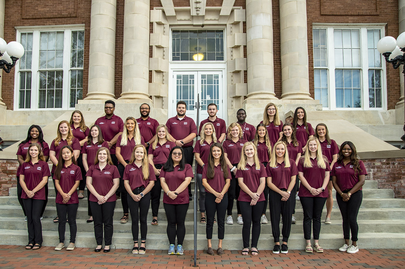 2019 Ambassadors in front of Lee Hall