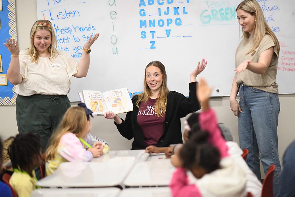 School psychology grad students lead Bulldog Bookworms to boost reading skills of local kindergarteners, first graders